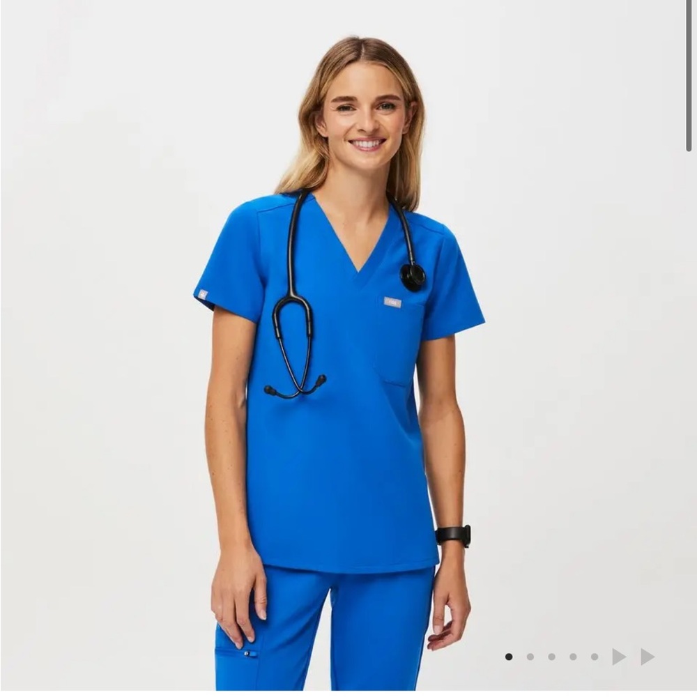 Figs scrub top